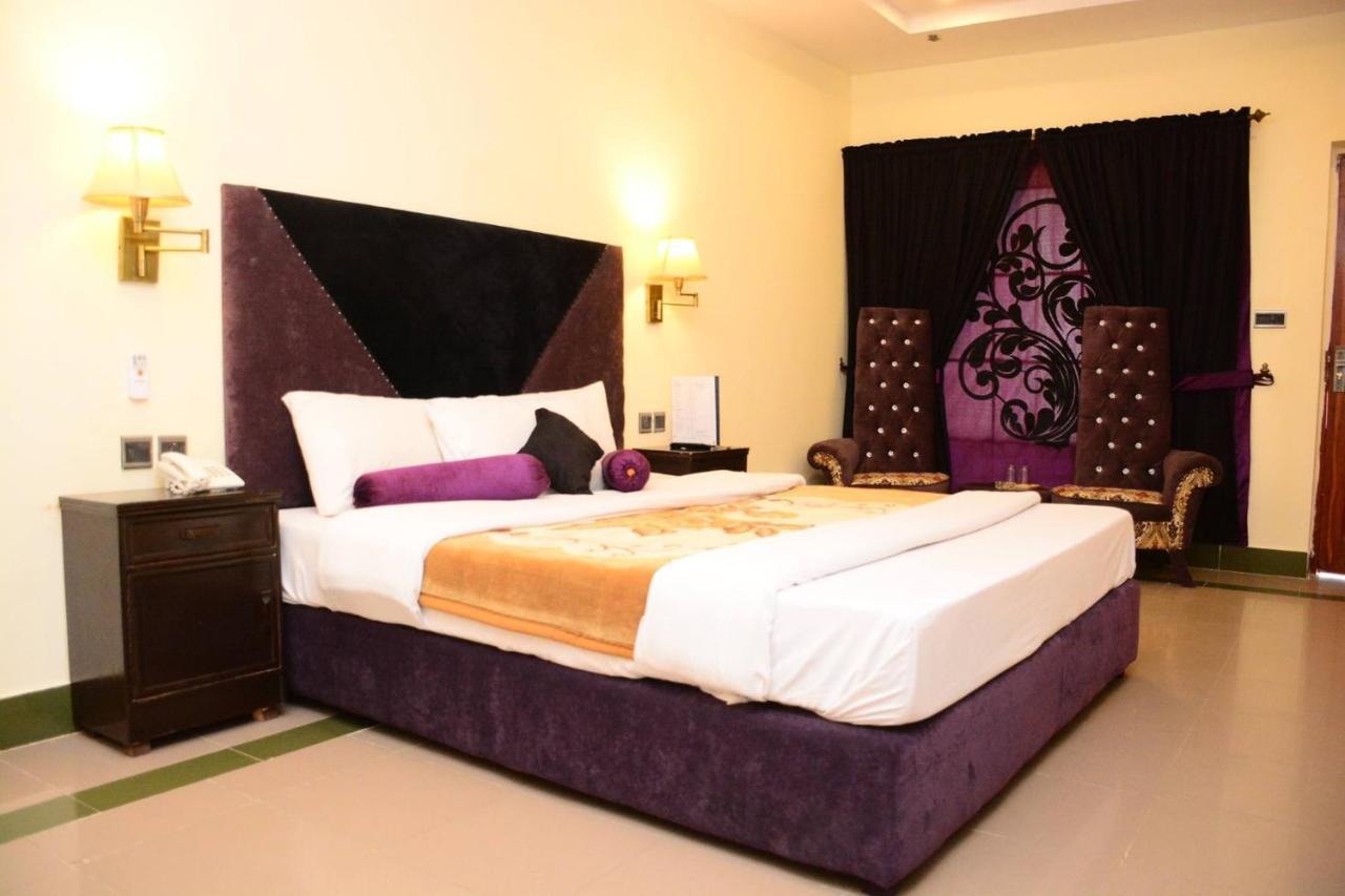 Hotel Move-N-Pick Murree Exteriör bild