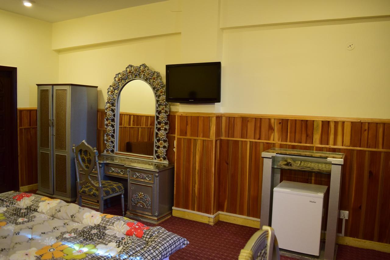 Hotel Move-N-Pick Murree Exteriör bild