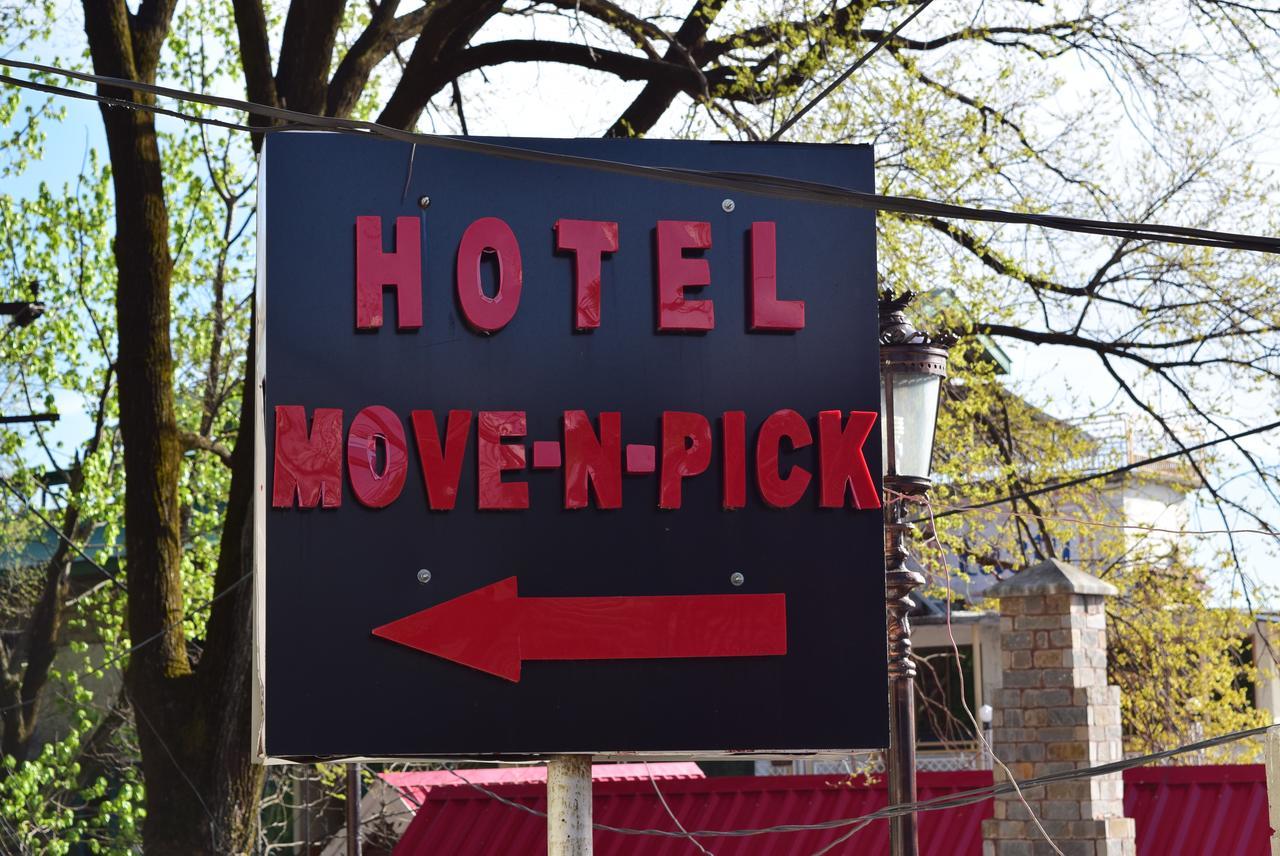 Hotel Move-N-Pick Murree Exteriör bild