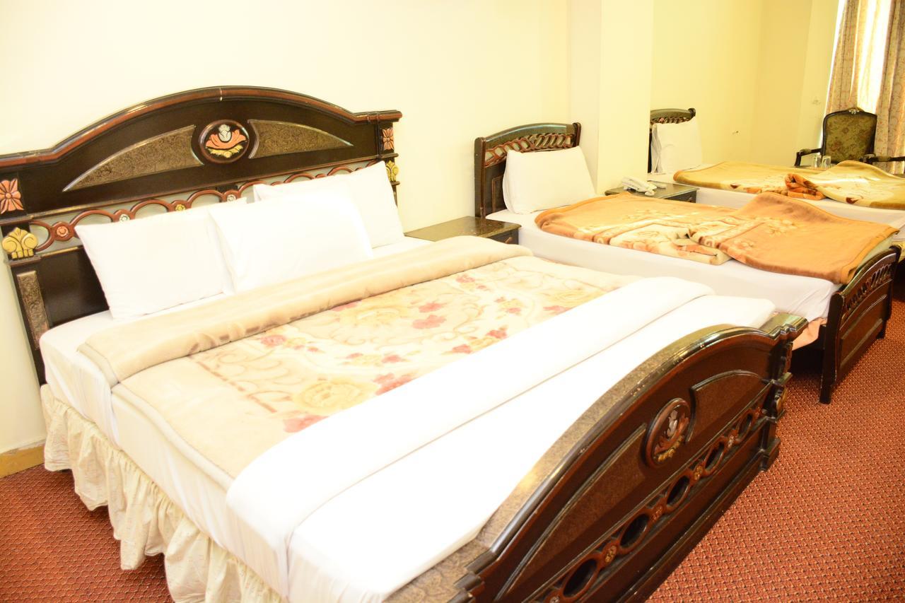 Hotel Move-N-Pick Murree Exteriör bild