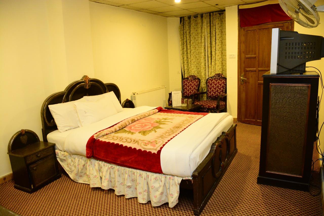Hotel Move-N-Pick Murree Exteriör bild