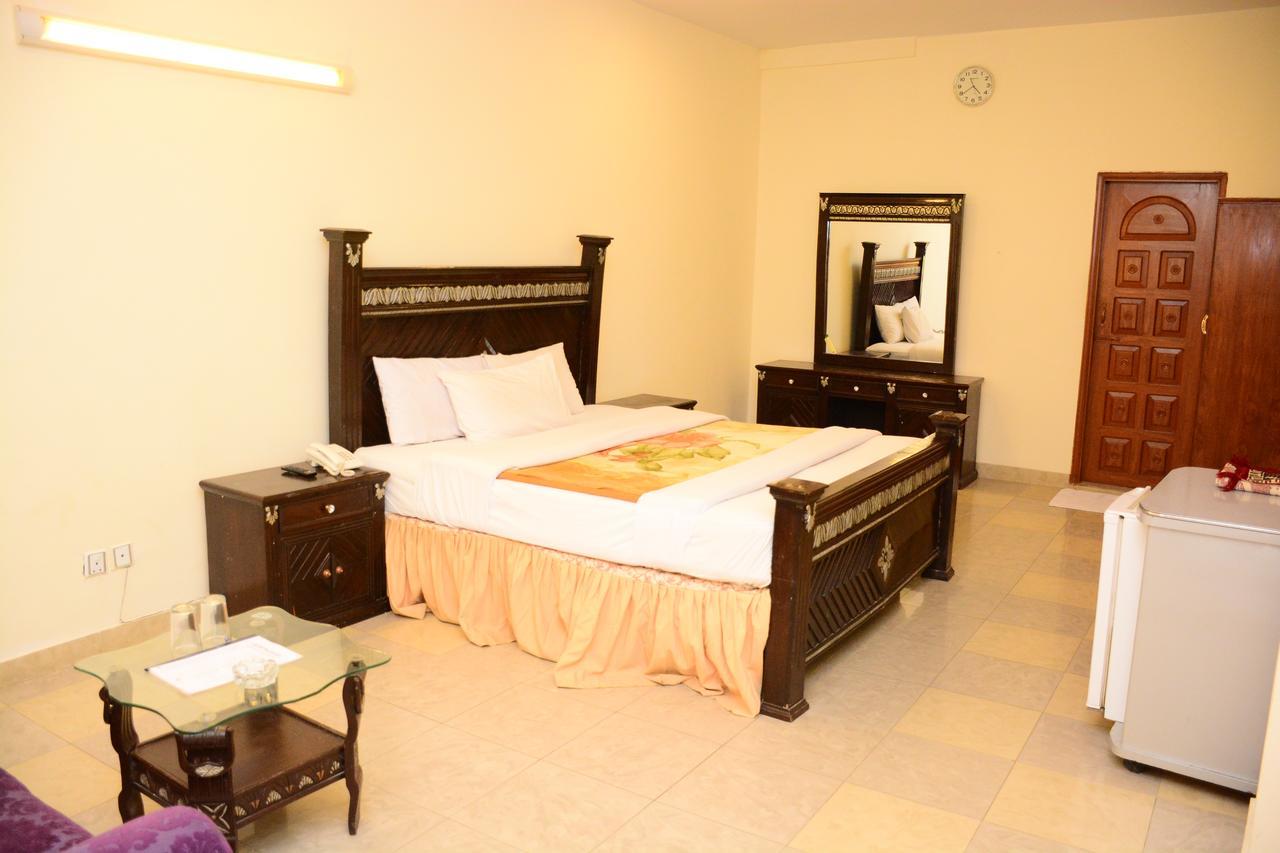 Hotel Move-N-Pick Murree Exteriör bild