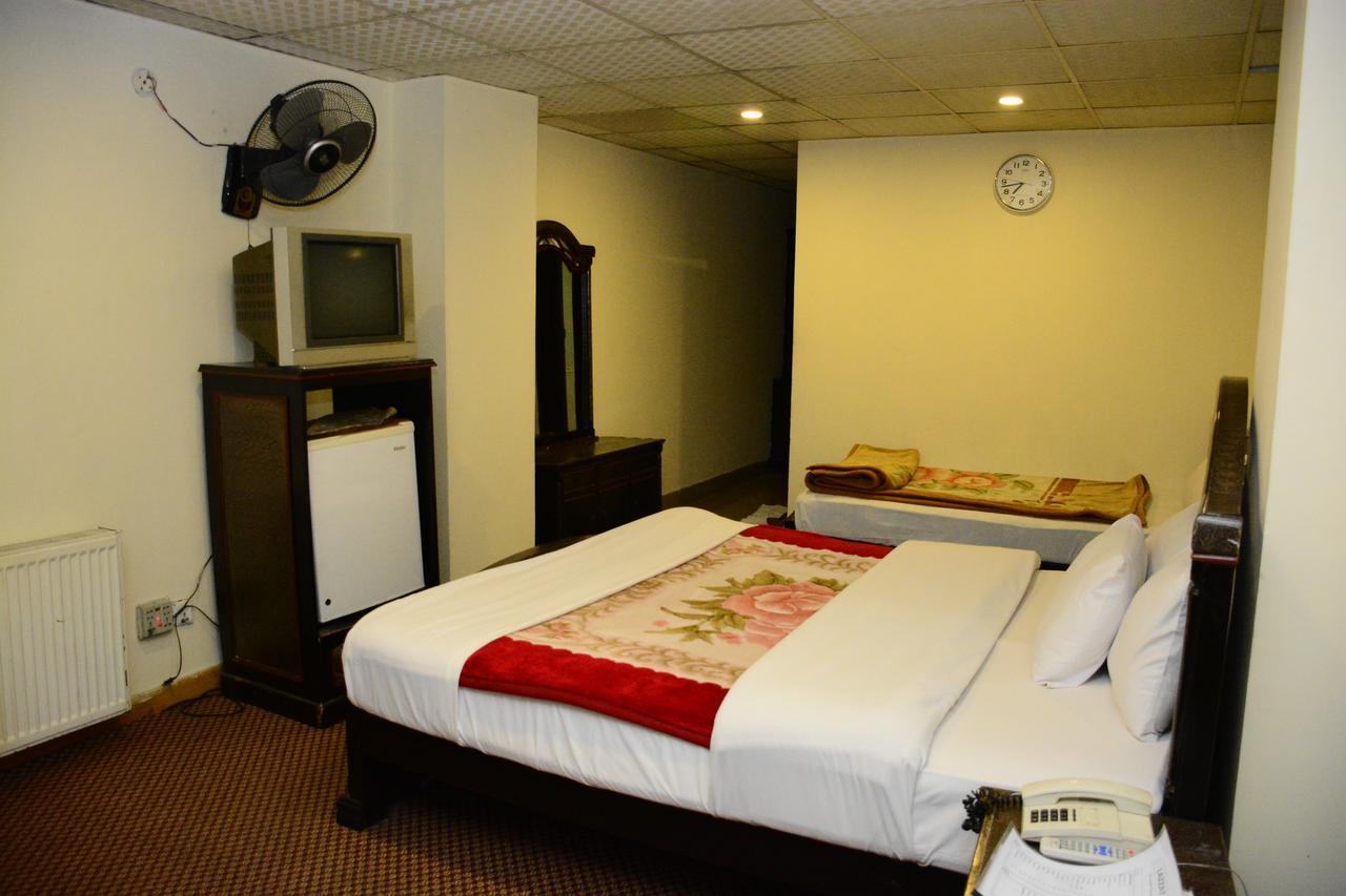 Hotel Move-N-Pick Murree Exteriör bild