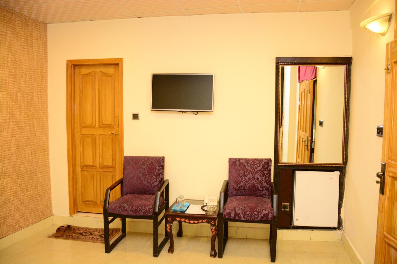 Hotel Move-N-Pick Murree Exteriör bild