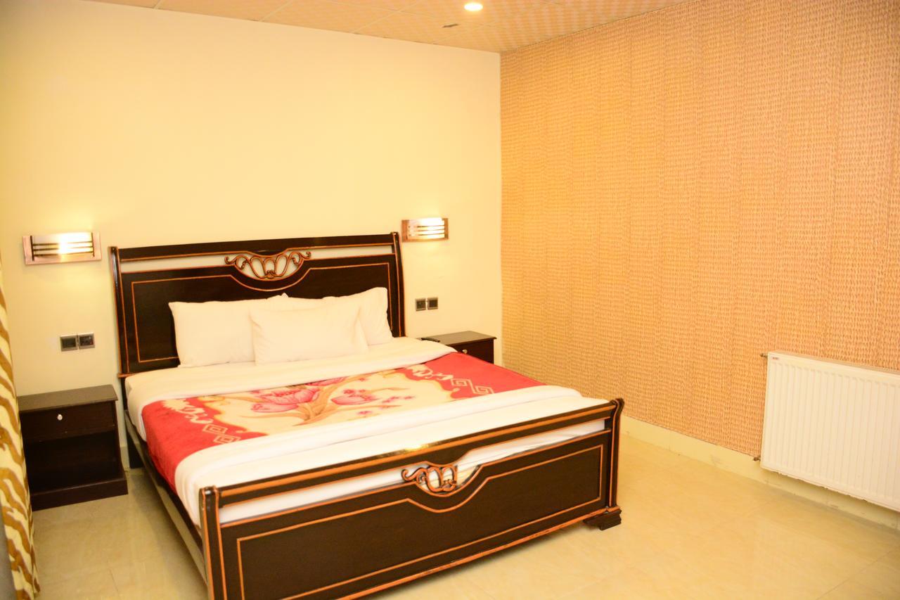 Hotel Move-N-Pick Murree Exteriör bild